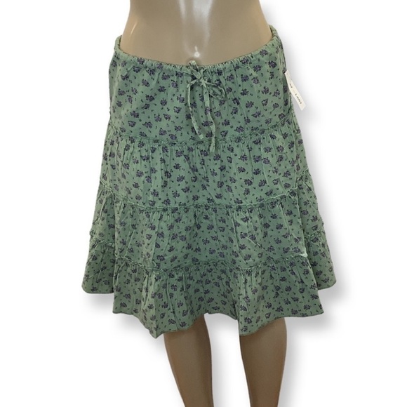 NWT At Last Floral Ruffle Waist Tie Skirt
Size: M - Picture 1 of 4